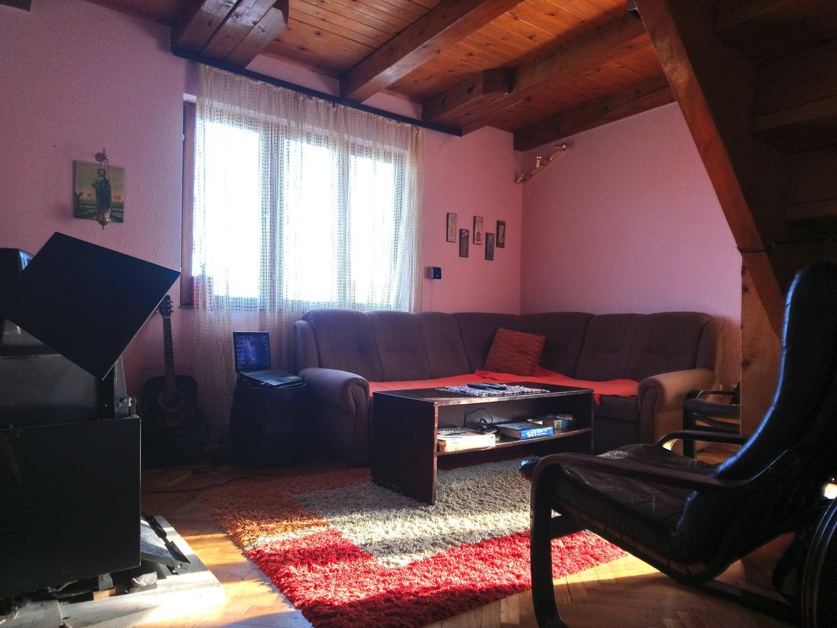 Guest House Little Heaven อูชิเซ ภายนอก รูปภาพ